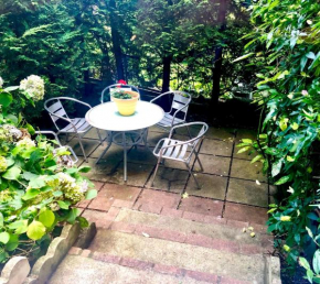 Lauras Townhouse Apartments Grand Garden Apartment